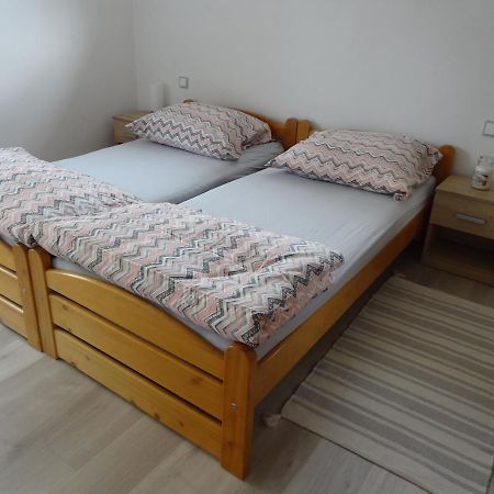 Apartman Karovi 데슈트네 프 오를리츠키흐 호라 외부 사진